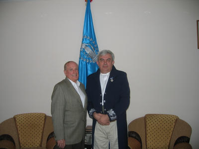 From left: Seymour D. Van Gundy and the President of the Academy of Sciences of Moldova, Gheorghe Duca.
